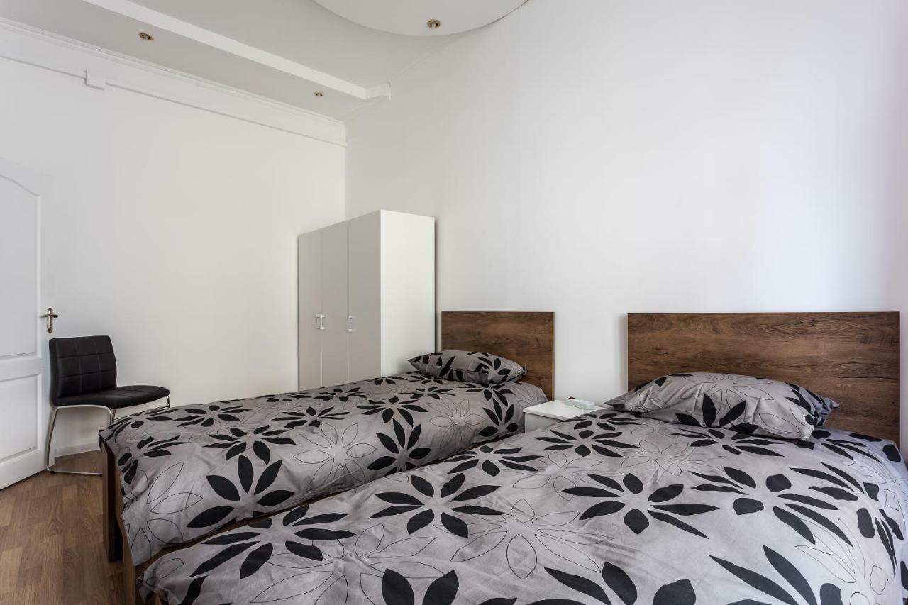 Modern Apartment In Lviv Historic Centre Esterno foto